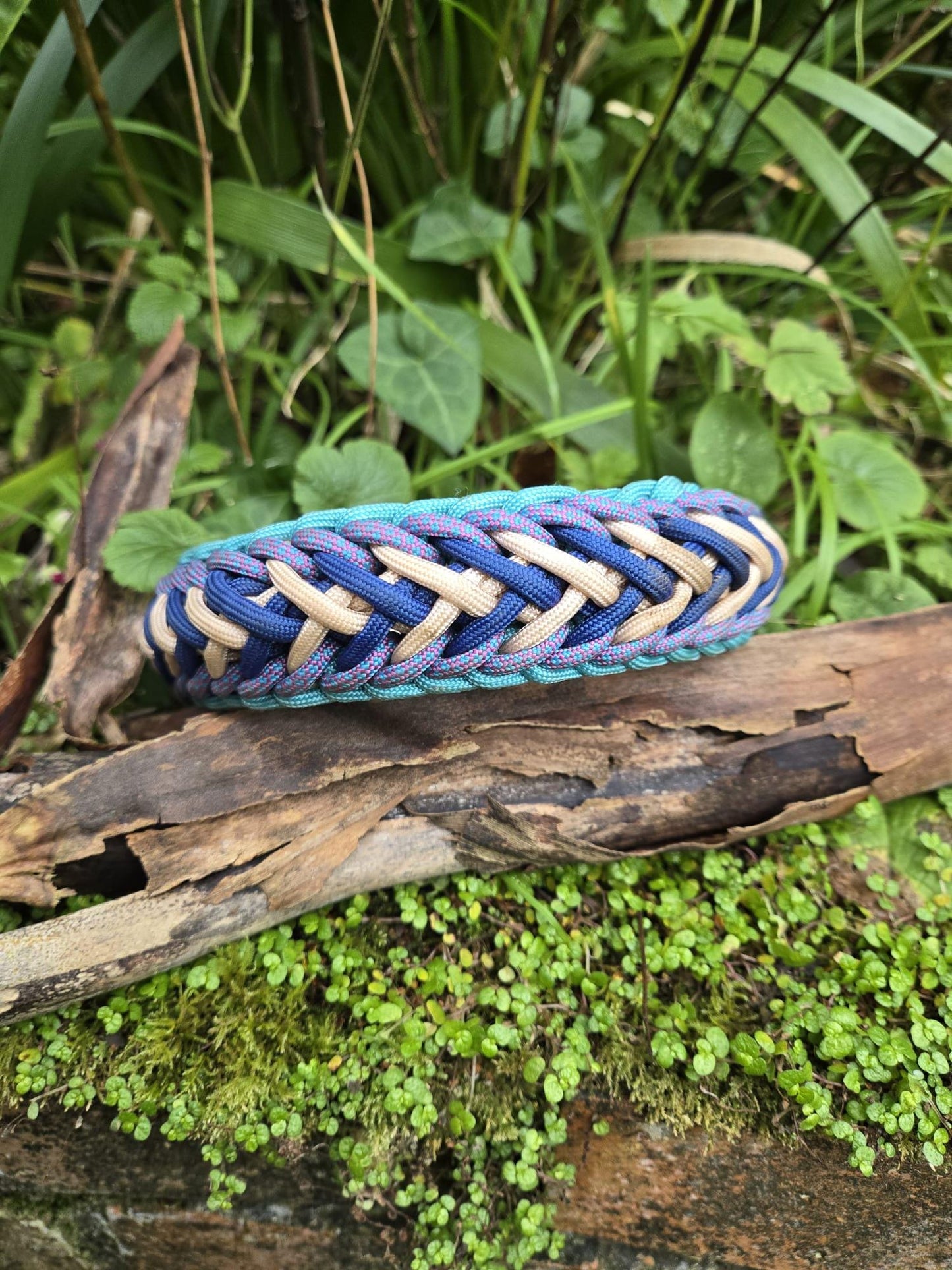 SB Custom waterwave paracord dog collar