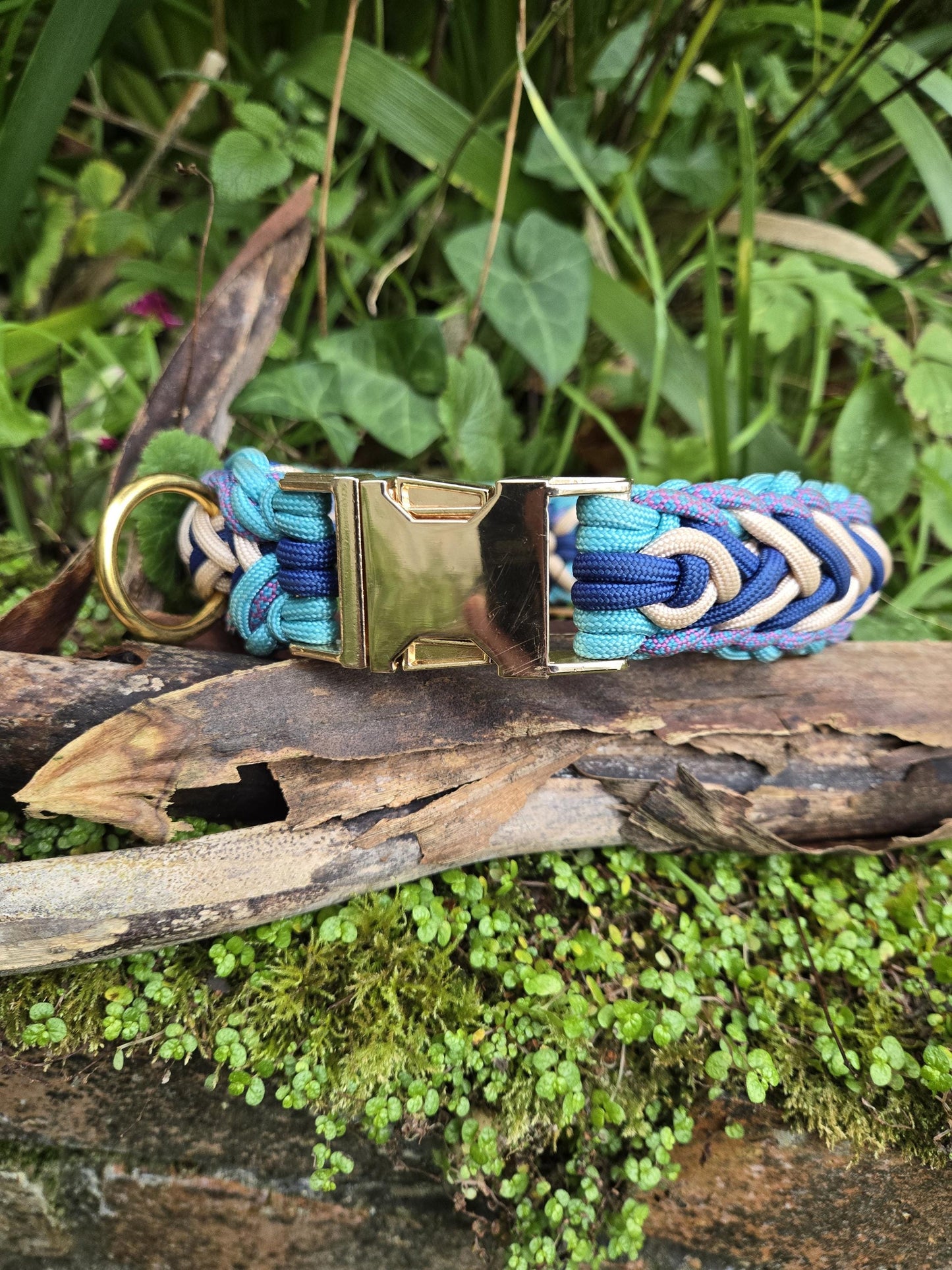 SB Custom waterwave paracord dog collar