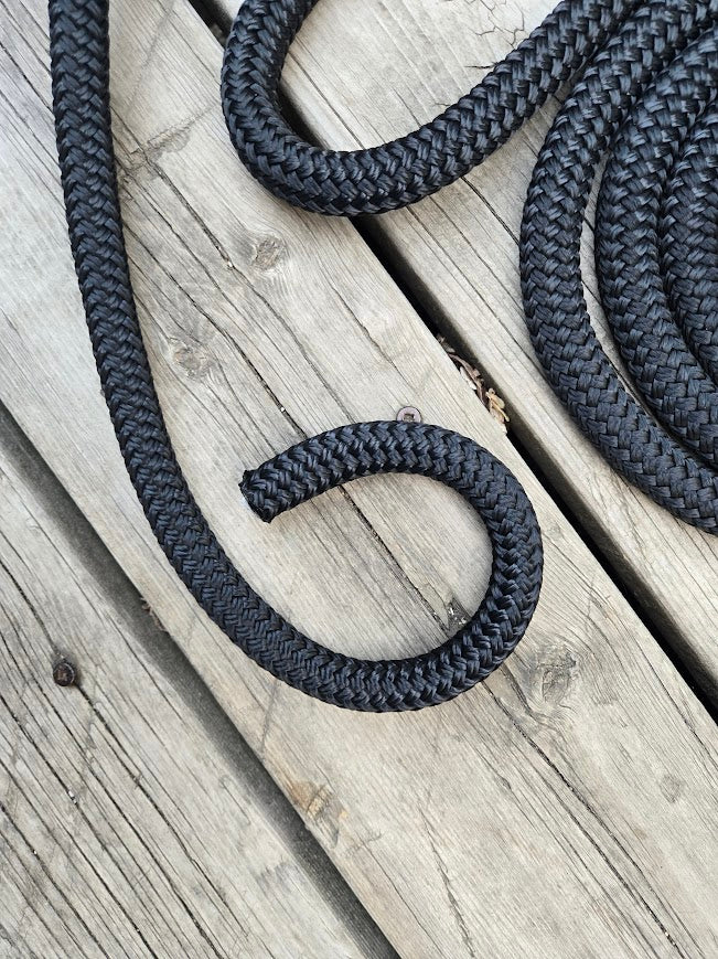 5/8" 14ft black lead rope with silver panic snap,  blunt end, and brown/cream paracord accents