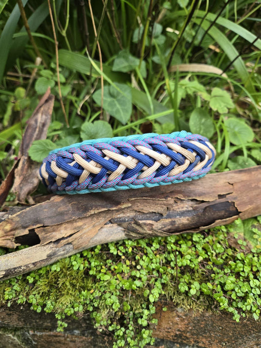SB Custom waterwave paracord dog collar